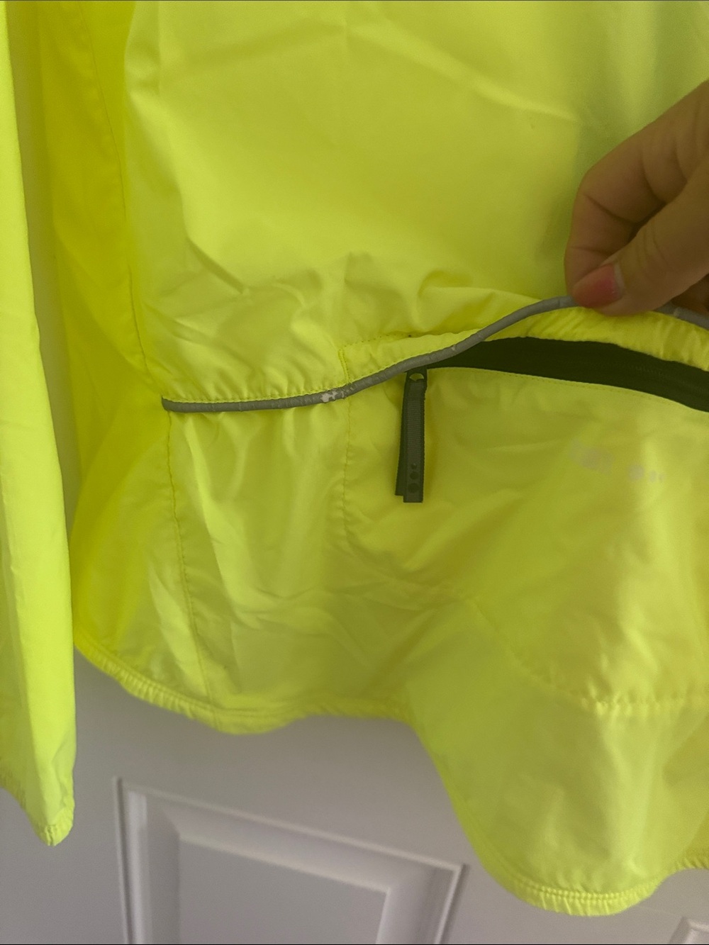 Ladies REI Fluorescent bikers windbreaker - Picture 4 of 5